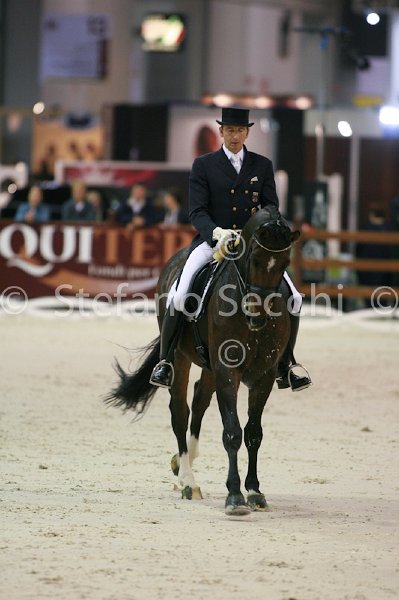 LAUGKS_MEGGLE\'S WELTTALL_MILANO_2011_SS2_2431.jpg